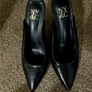 Breautiful NY&C black mule heels